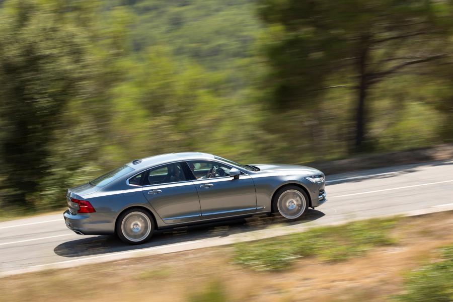 Volvo S90 D4 Inscription 2016 года  (WW) (фото 7 из 24)